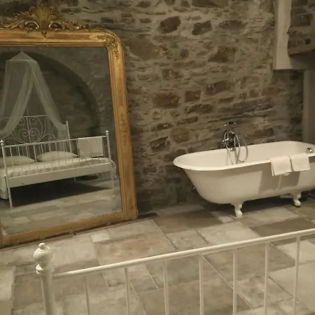 Montalto - In The Italian Village