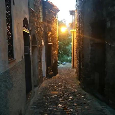 Montalto - In The Italian Village Lejlighed Montalto Ligure